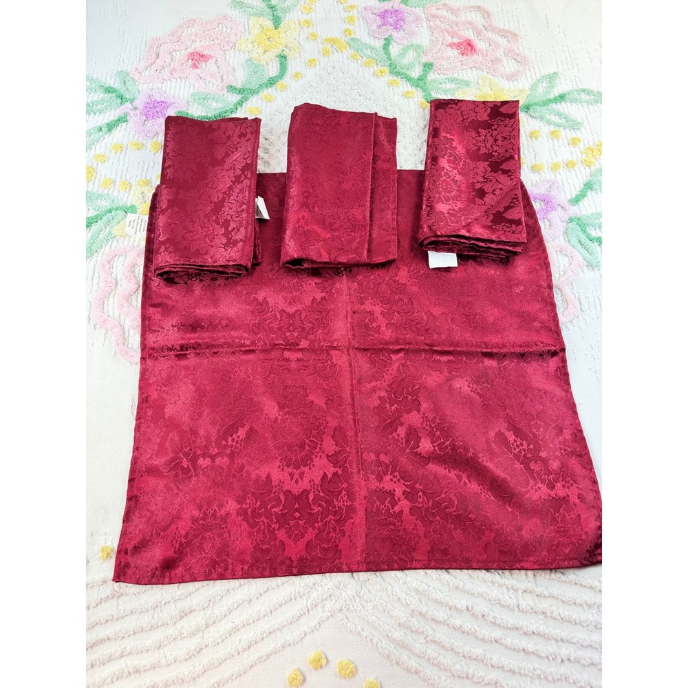 Set of 4 Burgundy Red Damask Floral Jacquard Cloth Dinner Napkins 19x19